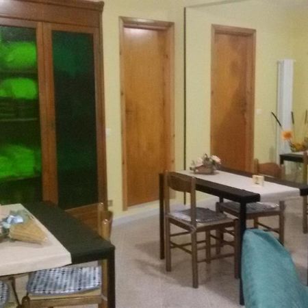 B&B La villetta rossa Anzio Esterno foto