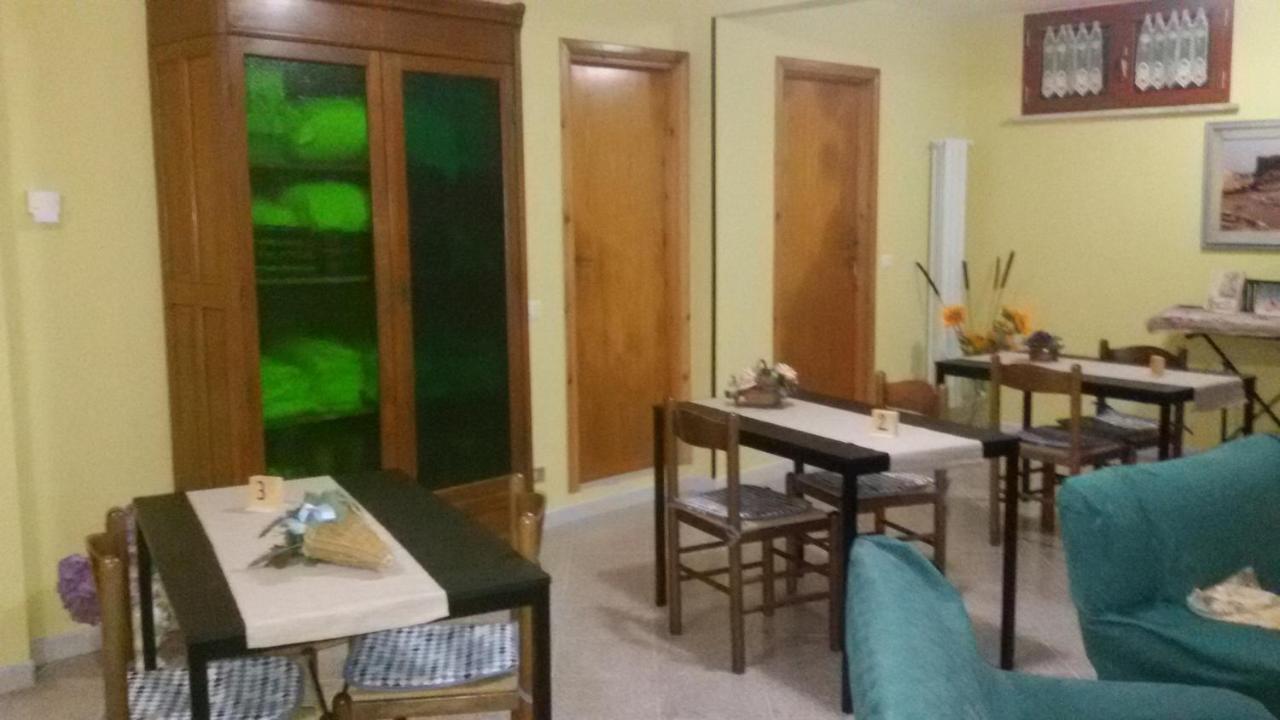 B&B La villetta rossa Anzio Esterno foto