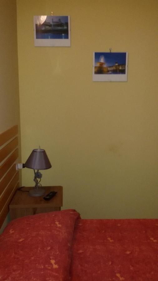 B&B La villetta rossa Anzio Esterno foto