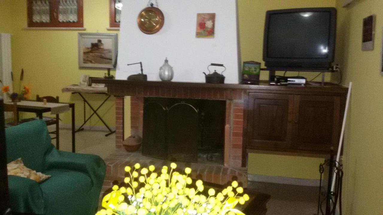 B&B La villetta rossa Anzio Esterno foto