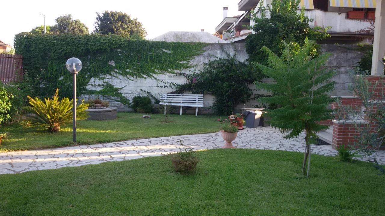 B&B La villetta rossa Anzio Esterno foto