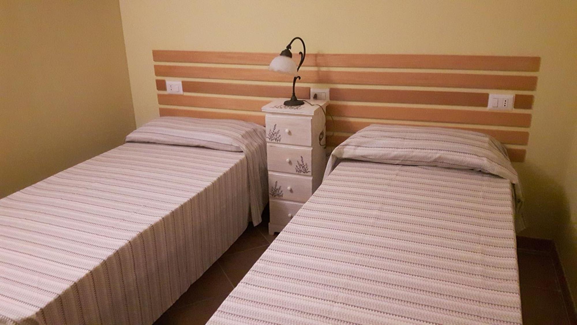 B&B La villetta rossa Anzio Esterno foto