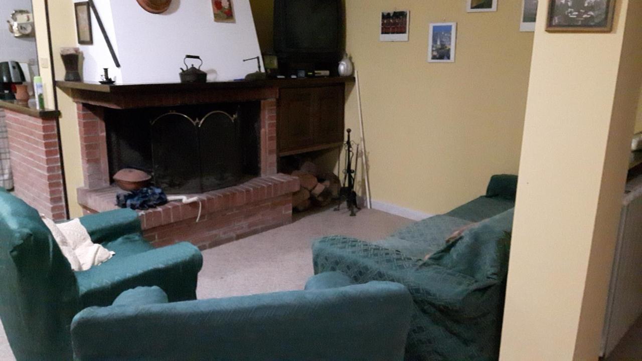 B&B La villetta rossa Anzio Esterno foto