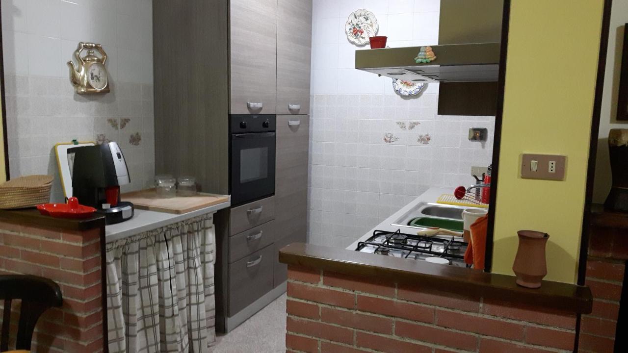 B&B La villetta rossa Anzio Esterno foto