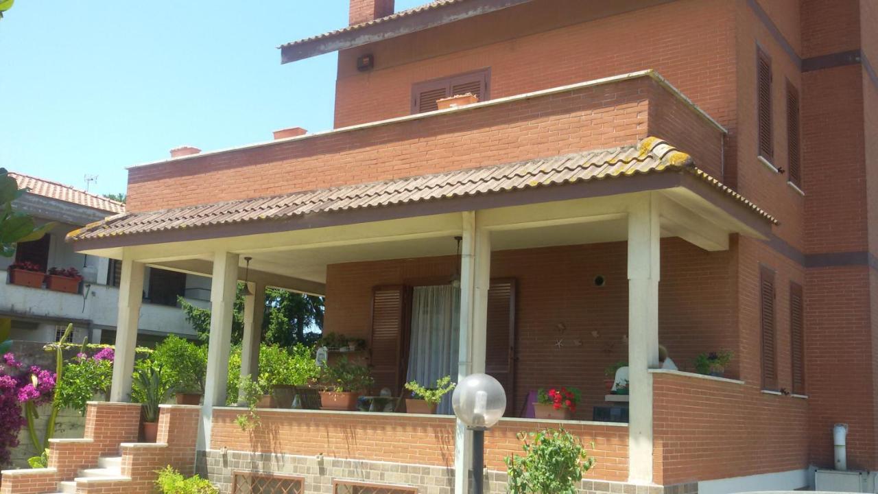 B&B La villetta rossa Anzio Esterno foto